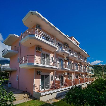 Himara Royal Hotel מראה חיצוני תמונה