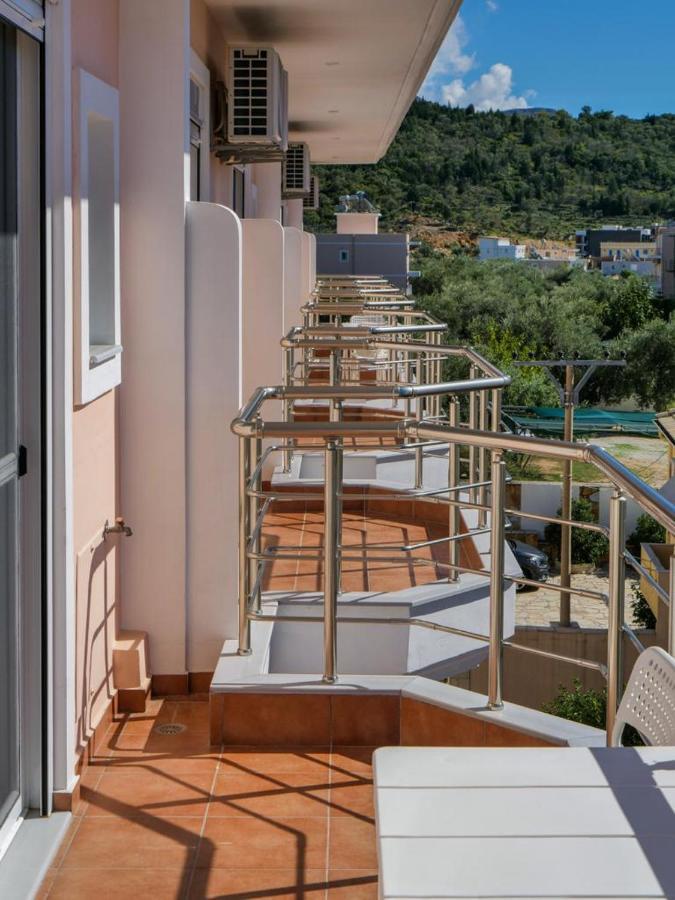 Himara Royal Hotel מראה חיצוני תמונה