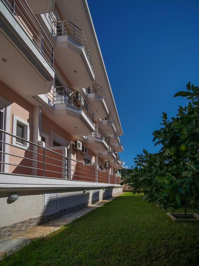 Himara Royal Hotel מראה חיצוני תמונה