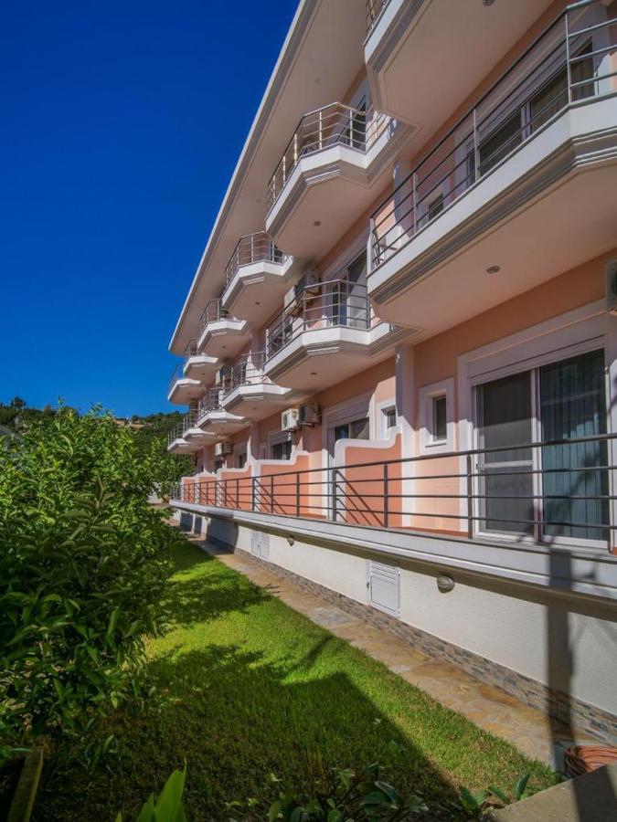 Himara Royal Hotel מראה חיצוני תמונה