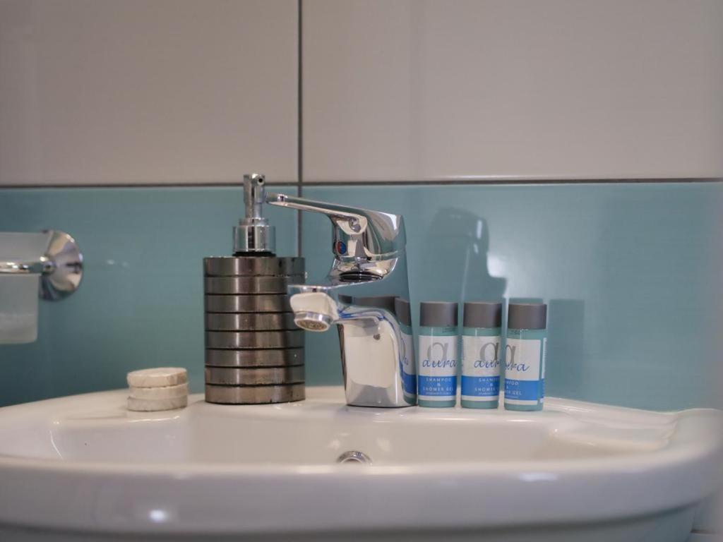 Himara Royal Hotel מראה חיצוני תמונה