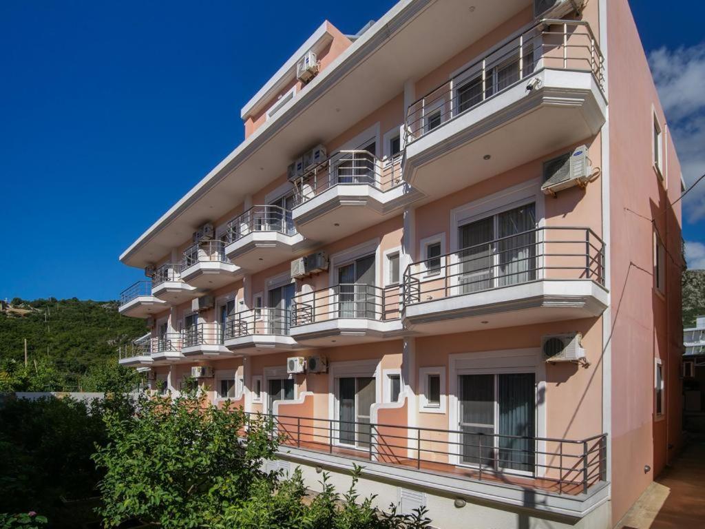 Himara Royal Hotel מראה חיצוני תמונה