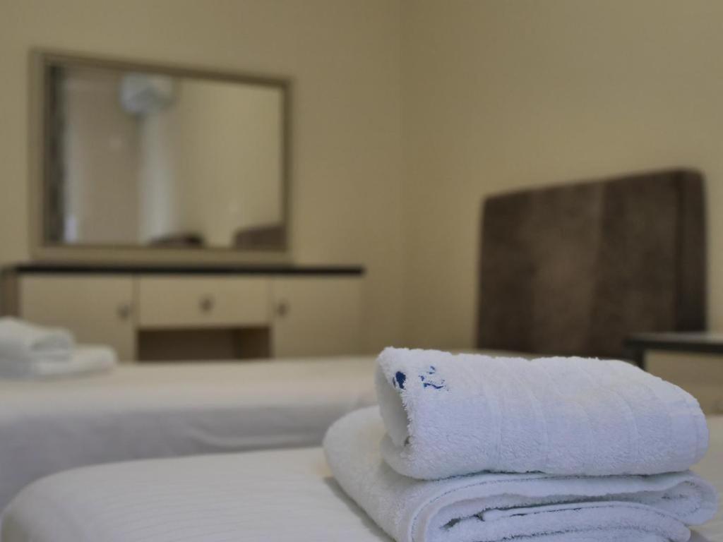 Himara Royal Hotel מראה חיצוני תמונה