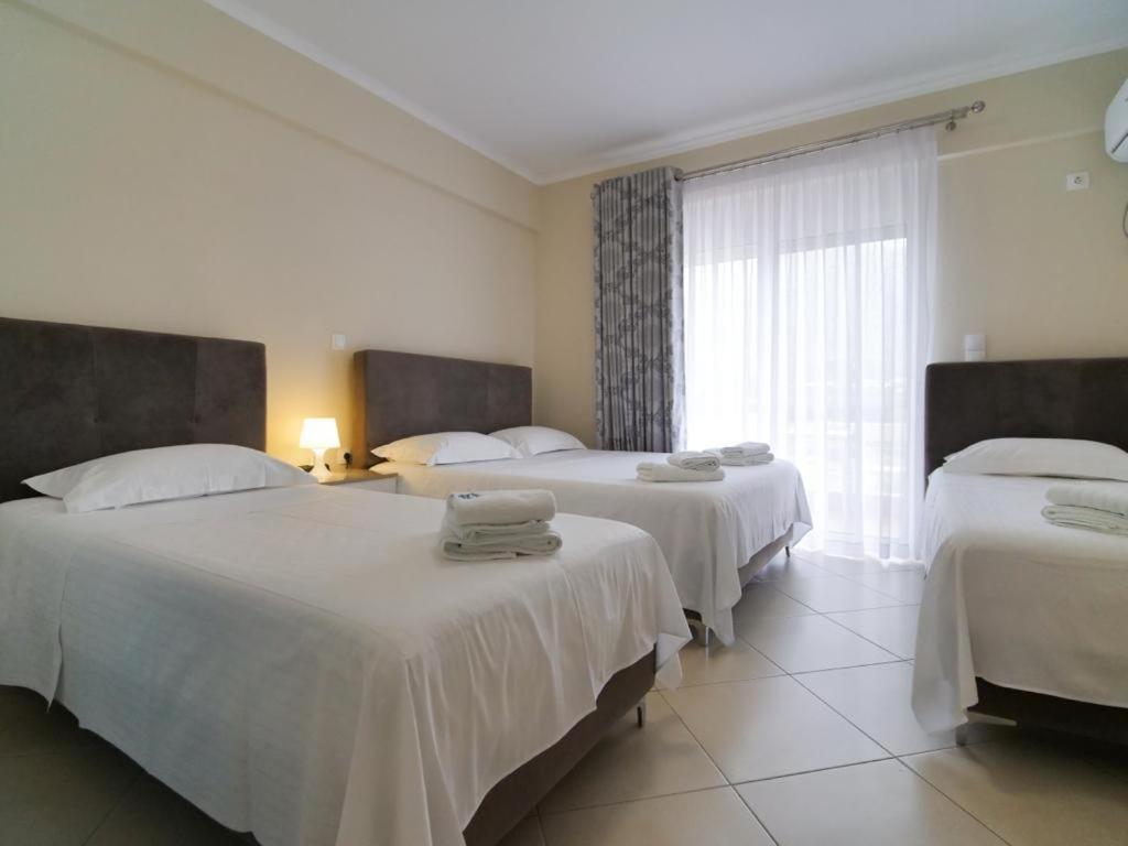 Himara Royal Hotel מראה חיצוני תמונה