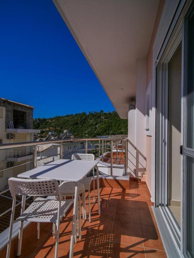 Himara Royal Hotel מראה חיצוני תמונה