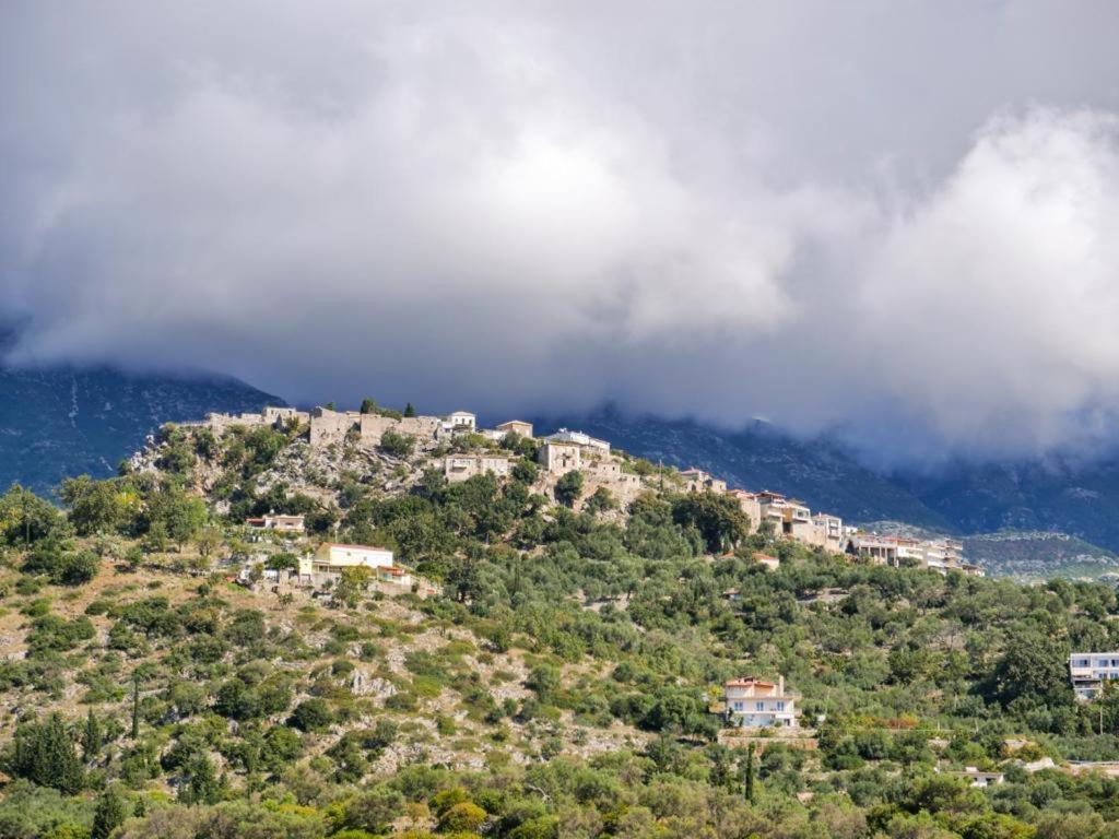 Himara Royal Hotel מראה חיצוני תמונה