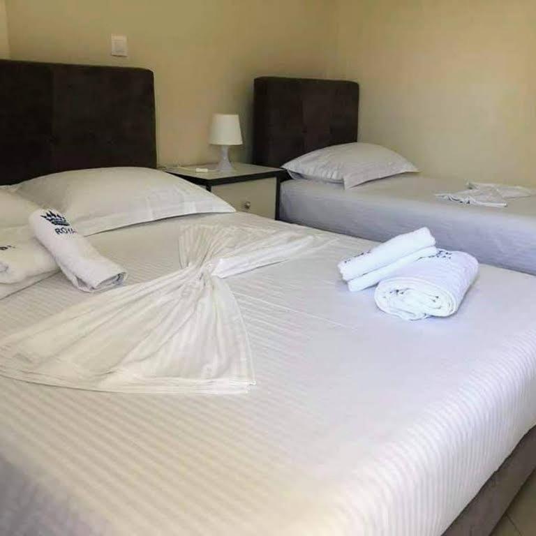 Himara Royal Hotel מראה חיצוני תמונה