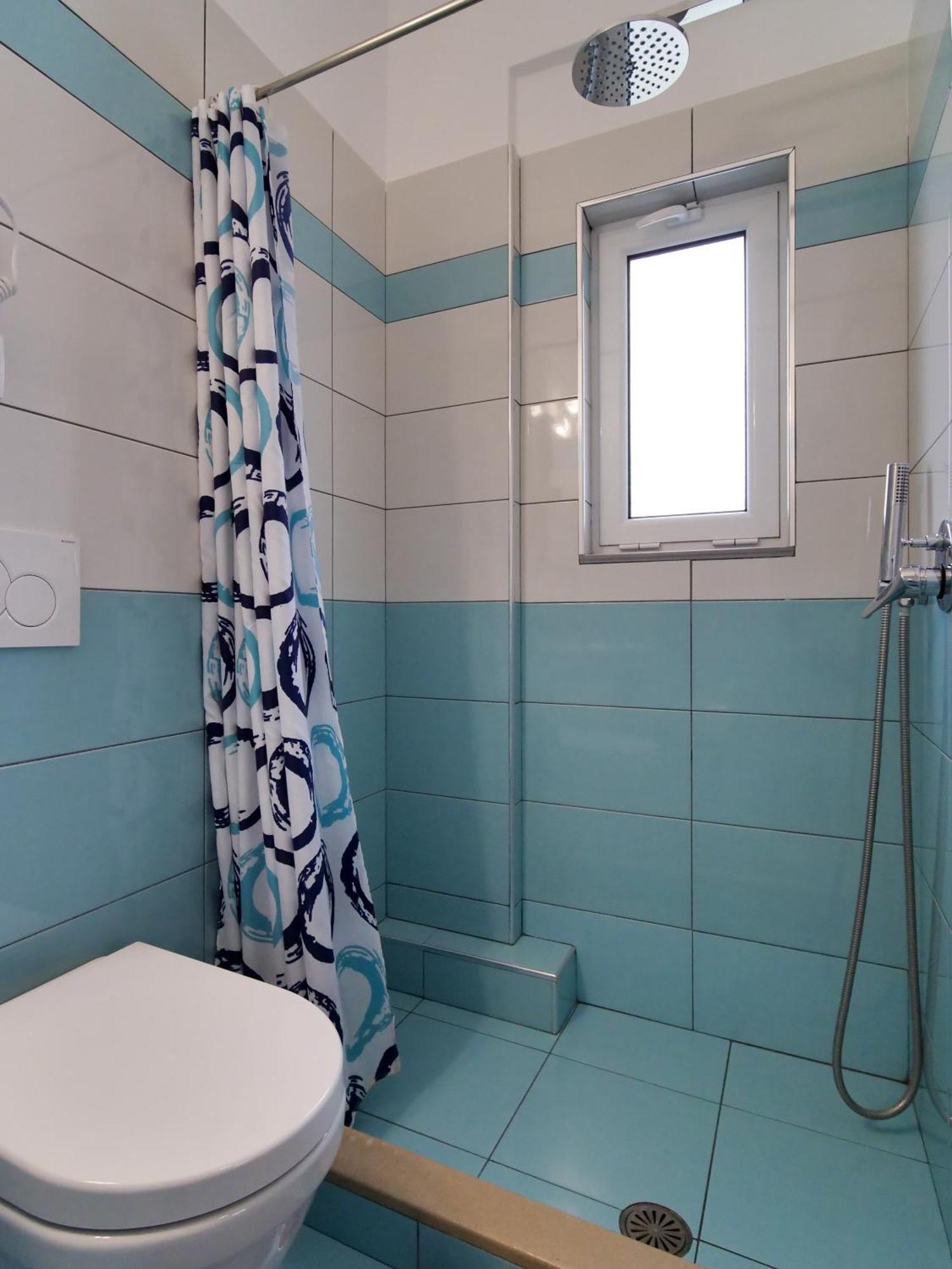 Himara Royal Hotel מראה חיצוני תמונה