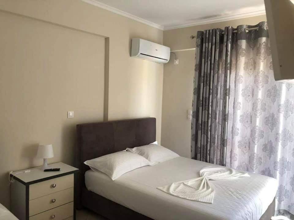 Himara Royal Hotel מראה חיצוני תמונה