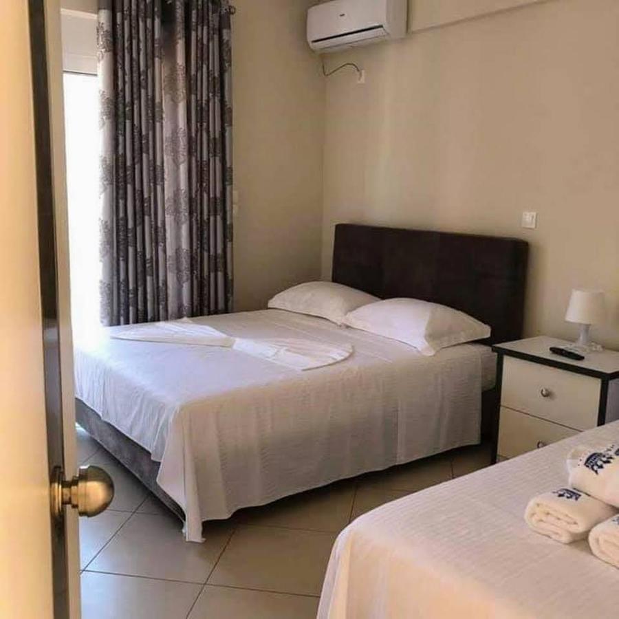 Himara Royal Hotel מראה חיצוני תמונה