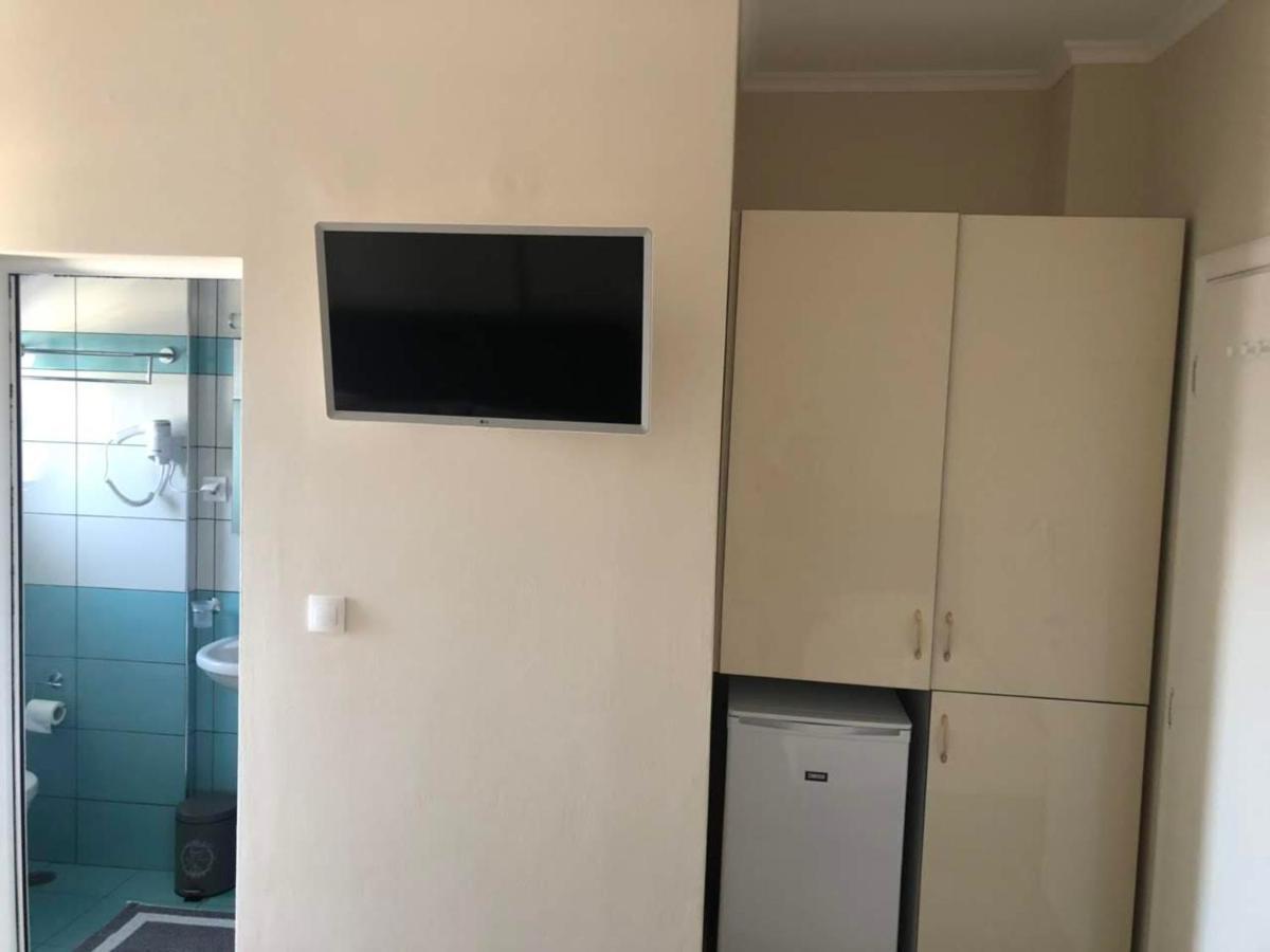 Himara Royal Hotel מראה חיצוני תמונה