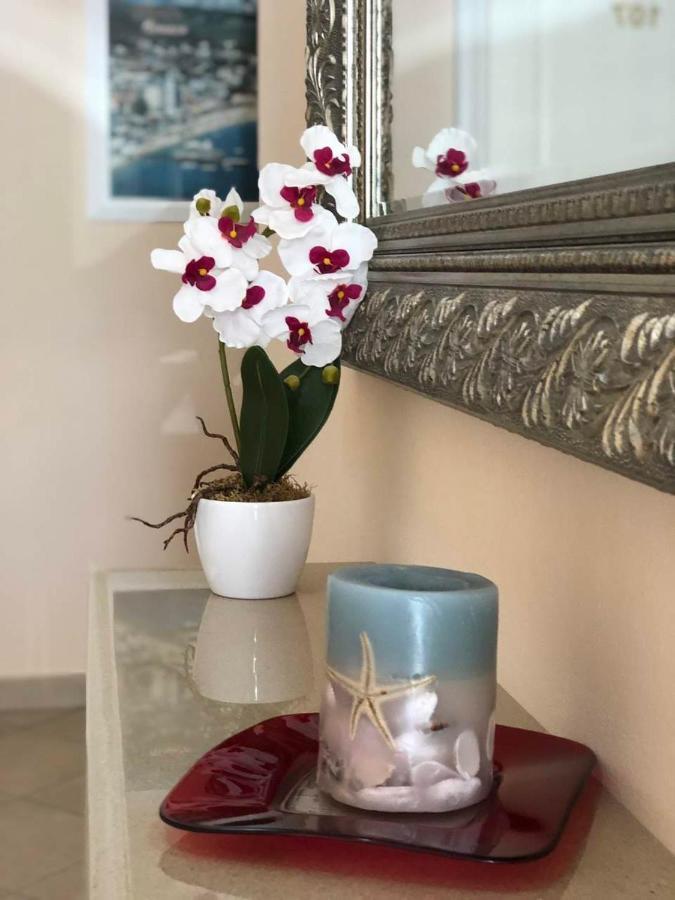Himara Royal Hotel מראה חיצוני תמונה